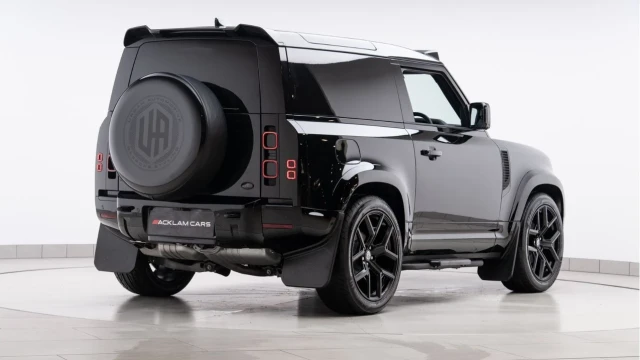 Land Rover Defender (74 Reg) 90 3.0 D250 X-Dynamic HSE Hard Top Commercial  (3 Seat) (Bespoke) (+VAT) Image 6