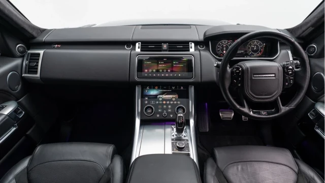 Land Rover Range Rover Sport (70 Reg) 5.0 V8 SVR Image 2