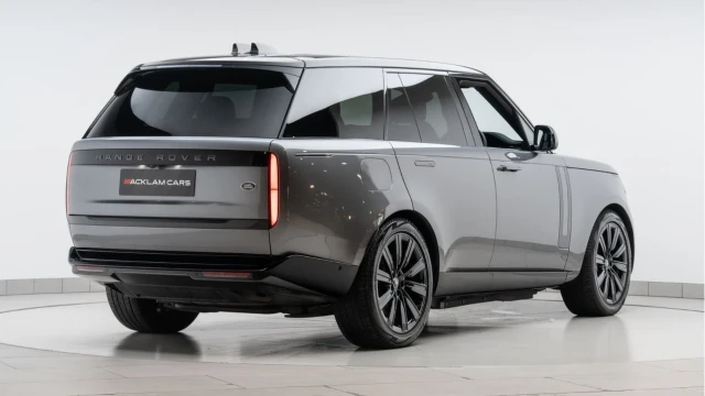 Land Rover Range Rover (72 Reg) 3.0 P440e SE Hybrid (Shadow Pack) Image 5