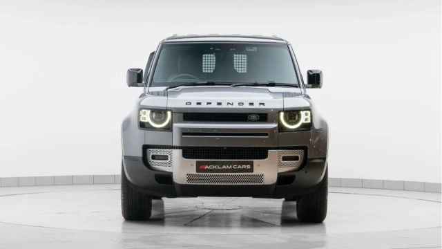 Land Rover Defender (24 Reg) 90 3.0 D250 SE Hard Top Commercial (3 Seat) (+VAT) Image 8