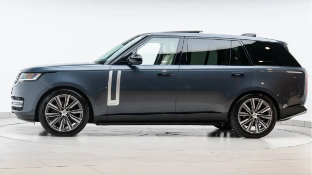 Land Rover Range Rover (25 Reg) 3.0 D350 Autobiography LWB Image 4
