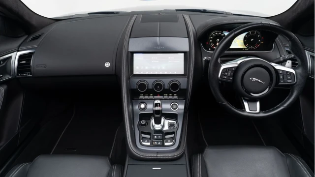 Jaguar F-TYPE (72 Reg) 5.0 V8 P450 R-Dynamic Black Convertible Image 2