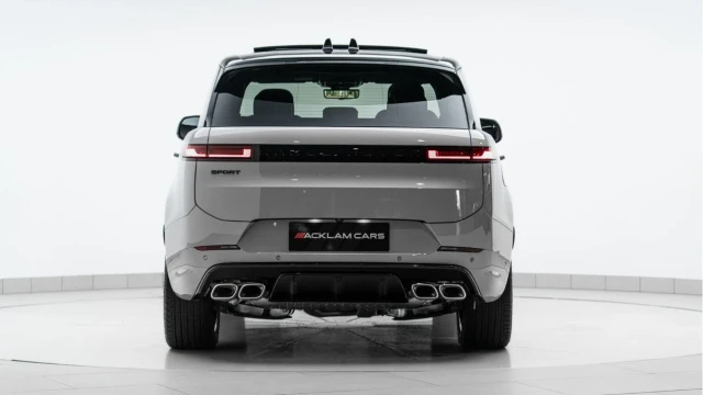 Land Rover Range Rover Sport (75 Reg) 4.4 P530 V8 Autobiography (Black Pack) Image 6