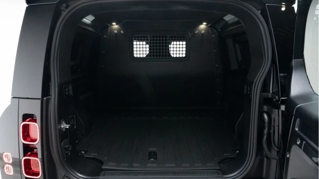 Land Rover Defender (25 Reg) 90 3.0 D250 S Hard Top Commercial (3 Seat) (+VAT) Image 4