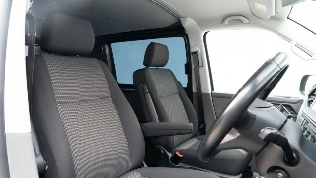 Volkswagen Transporter (70 Reg) T32 2.0BiTDI Highline 4Motion DSG (5 Seat) (+VAT Image 3