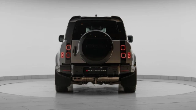 Land Rover Defender (23 Reg) 90 3.0 D250 Hard Top Commercial (No VAT) Image 6
