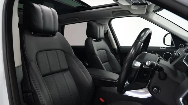 Land Rover Range Rover Sport (20 Reg) 3.0 SDV6 HSE (Black Pack) Image 3