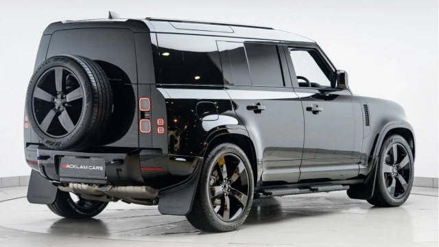Land Rover Defender (75 Reg) 110 3.0 D250 X-Dynamic SE Hard Top Commercial (3 Seat) (+VAT) Image 7
