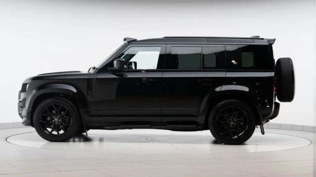 Land Rover Defender (73 Reg) 110 3.0 D250 XS Edition (Bespoke) Image 4