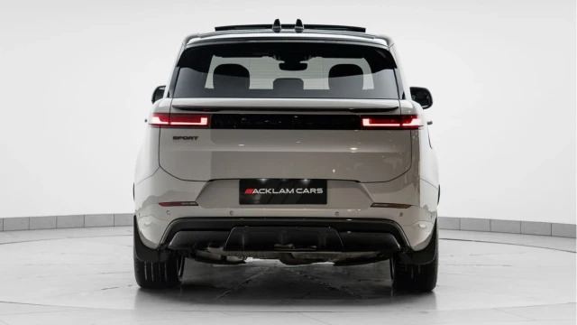 Land Rover Range Rover Sport (25 Reg) 3.0 Dynamic SE (Black Pack) Image 7