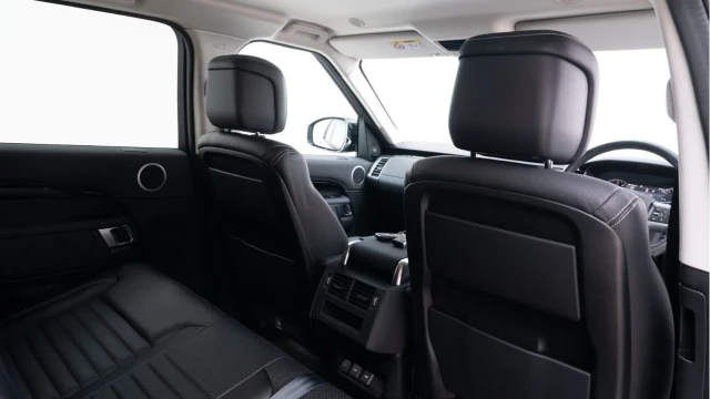 Land Rover Discovery (23 Reg) 3.0 D300 SE Commercial (5 Seat) (URBAN) (+VAT) Image 6
