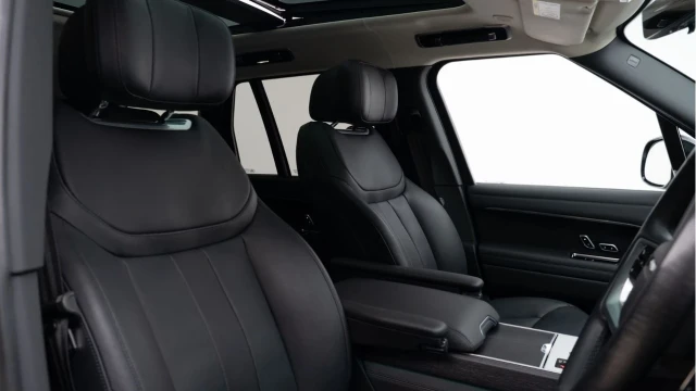 Land Rover Range Rover (74 Reg) 3.0 D300 Autobiography (Shadow Pack) Image 3