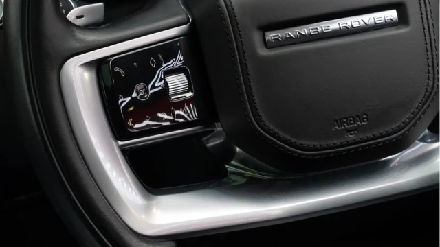 Land Rover Range Rover (22 Reg) 3.0 D350 Autobiography (Shadow Pack) Image 8