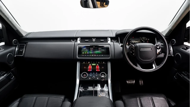 Land Rover Range Rover Sport (20 Reg) 3.0 SDV6 Autobiography Dynamic (Black Pack) Image 2