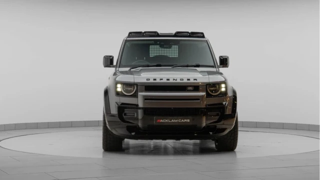 Land Rover Defender (23 Reg) 90 3.0 D250 Hard Top Commercial (No VAT) Image 8