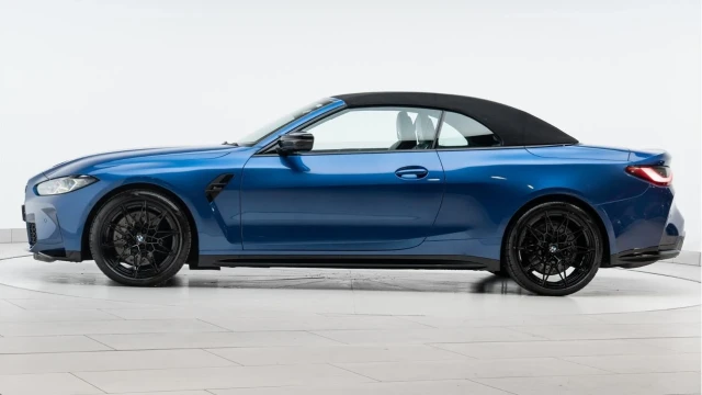 BMW M4 (23 Reg) 3.0 Competition M xDrive Convertible Image 4