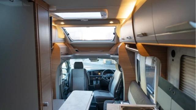 Knaus Tourer Van 500 LT Vansation (24 Reg) 2.0TDI DSG (2 Berth) Image 3