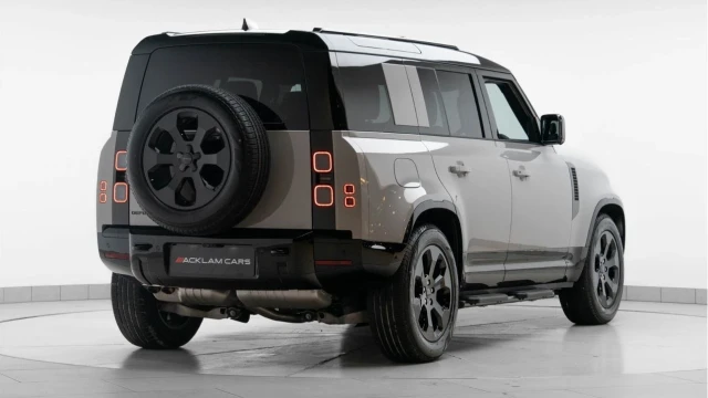 Land Rover Defender (75 Reg) 110 3.0 D250 X-Dynamic SE (Black Pack) Image 6