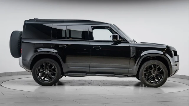 Land Rover Defender (75 Reg) 110 3.0 D250 S Hard Top Commercial (3 Seat) (+VAT) Image 7