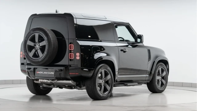 Land Rover Defender (25 Reg) 90 3.0 D350 X-Dynamic HSE Hard Top Commercial (3 Seat) (+VAT) Image 7