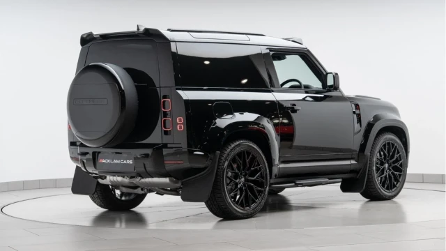 Land Rover Defender (25 Reg) 90 3.0 D250 X-Dynamic SE Hard Top Commercial (+VAT) (Bespoke) Image 6