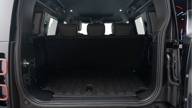 Land Rover Defender (74 Reg) 110 3.0 D350 X-Dynamic HSE Hard Top (5 Seat) (Bespoke) (+VAT) Image 5