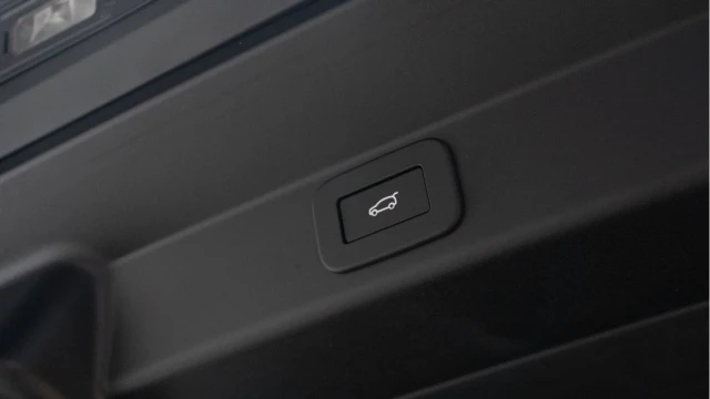 Land Rover Range Rover Sport (75 Reg) 3.0 D300 Dynamic SE (VAT Q) Image 5