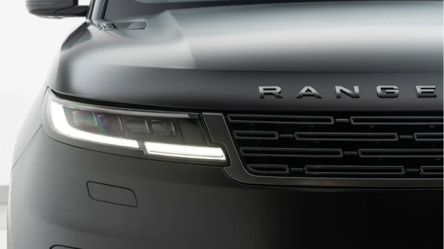 Land Rover Range Rover Sport (24 Reg) 3.0 D300 Dynamic SE (Bespoke) Image 8