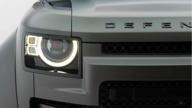 Land Rover Defender (25 Reg) 110 4.4 V8 P635 Octa Edition One (VAT Q) Image 8