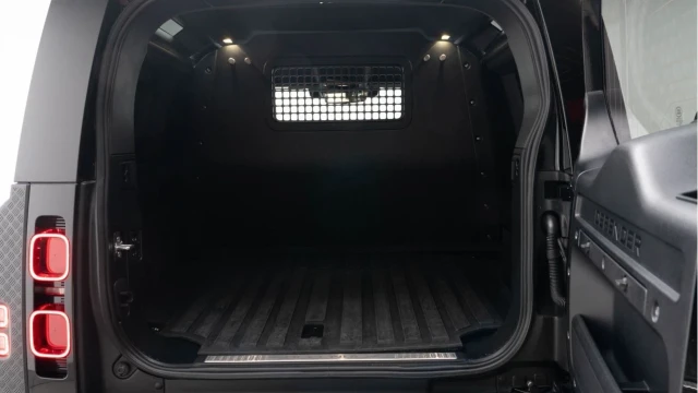 Land Rover Defender (73 Reg) 90 3.0 D250 HSE Hard Top Commercial (+VAT) Image 4