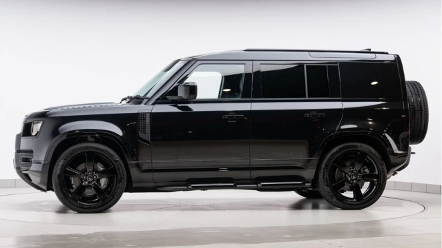 Land Rover Defender (74 Reg) 110 3.0 D350 X-Dynamic HSE Hard Top Commercial (3 Seat) (+VAT) Image 5