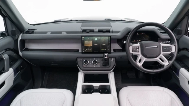 Land Rover Defender (74 Reg) 110 3.0 D350 X-Dynamic HSE (Black Pack) Image 2