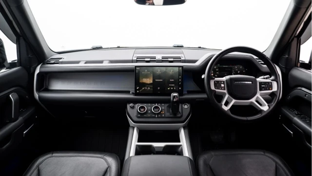 Land Rover Defender (74 Reg) 110 3.0 D350 X-Dynamic HSE (Black Pack) Image 2