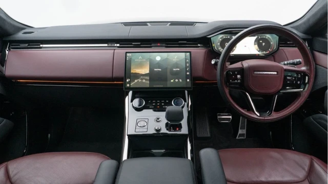 Land Rover Range Rover Sport (23 Reg) 3.0 D300 Dynamic SE Image 2