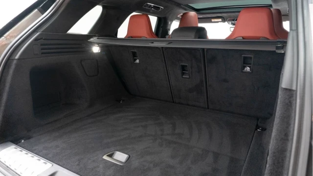 Land Rover Range Rover Sport (74 Reg) 4.4 V8 P635 SV Edition One Image 8