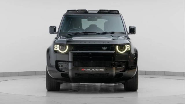 Land Rover Defender (71 Reg) 110 3.0 D300 X (Bespoke) Image 7