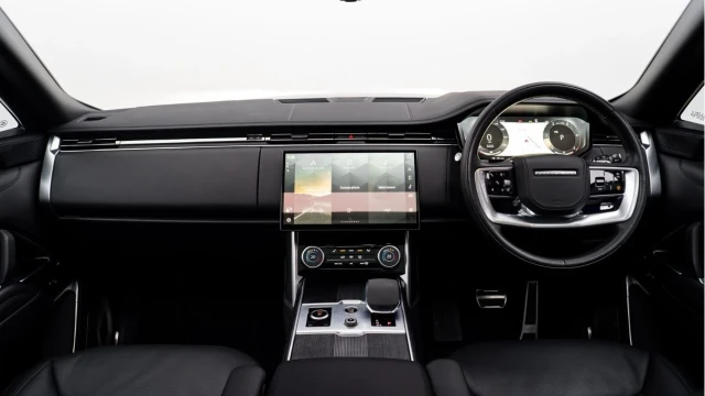 Land Rover Range Rover (22 Reg) 3.0 D350 First Edition (Shadow Pack) Image 2