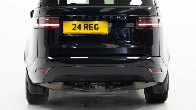 Land Rover Discovery (24 Reg) 3.0 D300 Dynamic SE Image 8