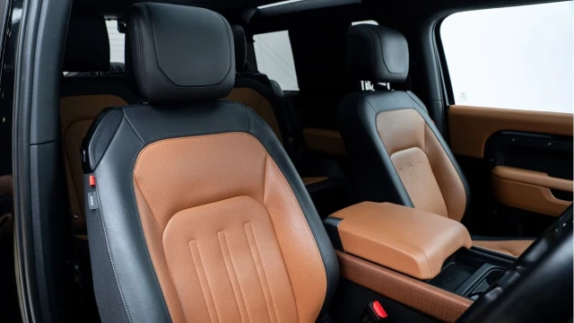 Land Rover Defender (23 Reg) 90 3.0 D300 X Image 3