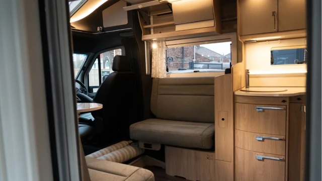 Coachman Travel Master 565 (74 Reg) 2.0D Auto (4 Berth) Image 6