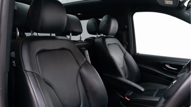 Mercedes-Benz V Class (72 Reg) V220 L 2.0D AMG Line (8 Seat) Image 3