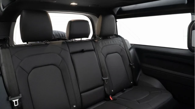 Land Rover Defender (25 Reg) 90 3.0 D350 X-Dynamic HSE (Bespoke) Image 7