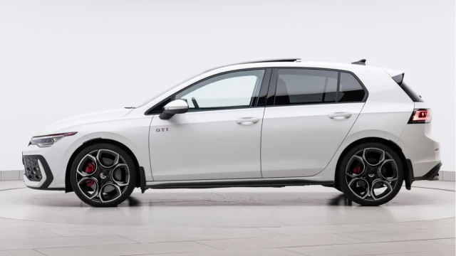 Volkswagen Golf (74 Reg) 2.0TSI GTI DSG (Mk8.5) Image 4