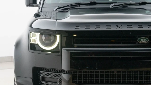 Land Rover Defender (75 Reg) 110 D250 3.0 S (Black Pack) Image 7