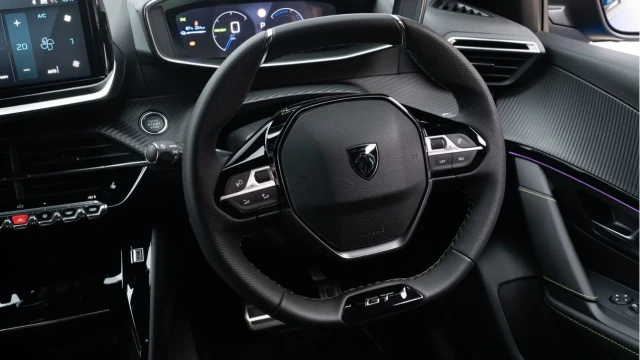 Peugeot E-208 (74 Reg) GT Image 4