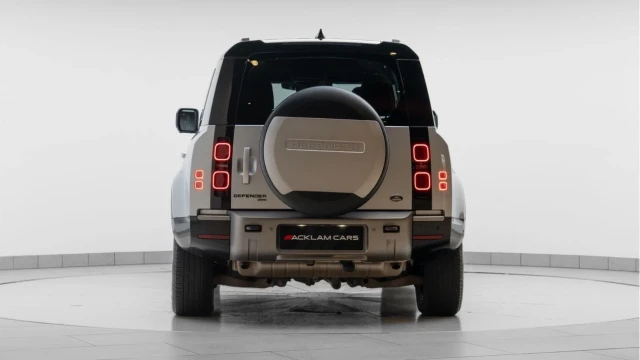 Land Rover Defender (22 Reg) 110 2.0 P400e X-Dynamic HSE Hybrid Image 6