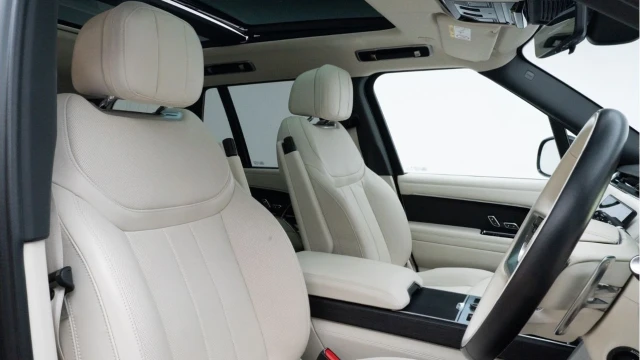 Land Rover Range Rover (23 Reg) 3.0 D350 Autobiography Image 3