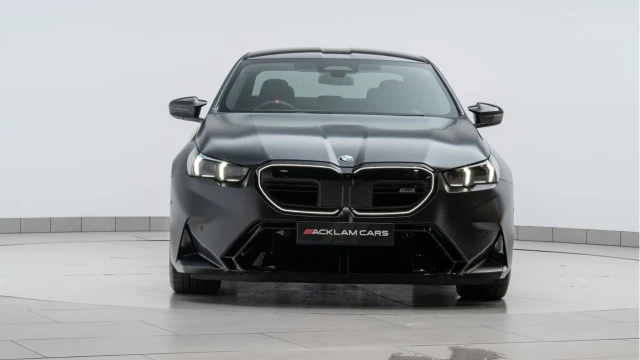 BMW M5 (74 Reg) 4.4 V8 Hybrid (Ultimate) Image 7
