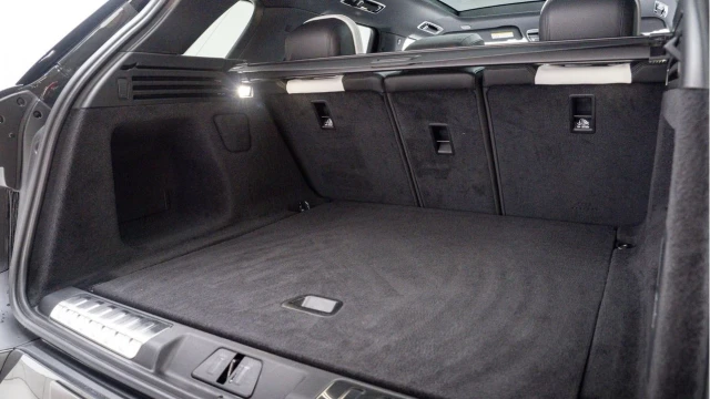 Land Rover Range Rover Sport (25 Reg) 3.0 P460e Edition Hybrid Image 2
