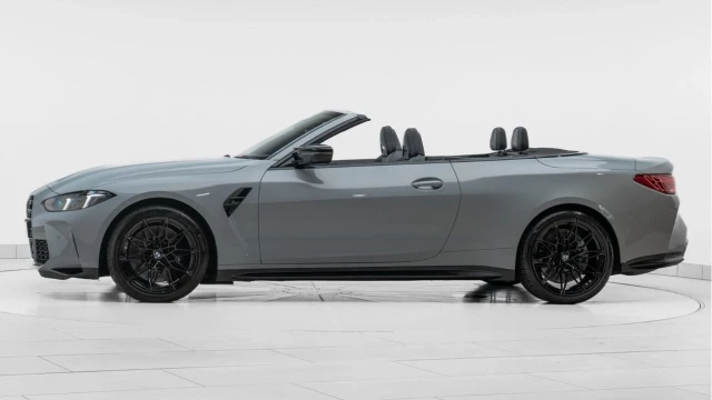 BMW M4 (25 Reg) 3.0 Competition M xDrive Convertible Image 4